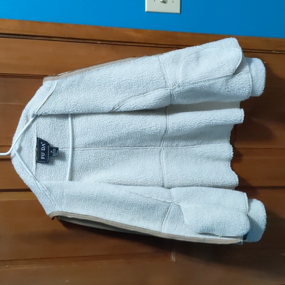 Cozy Jacket size M - Picture 8 of 9